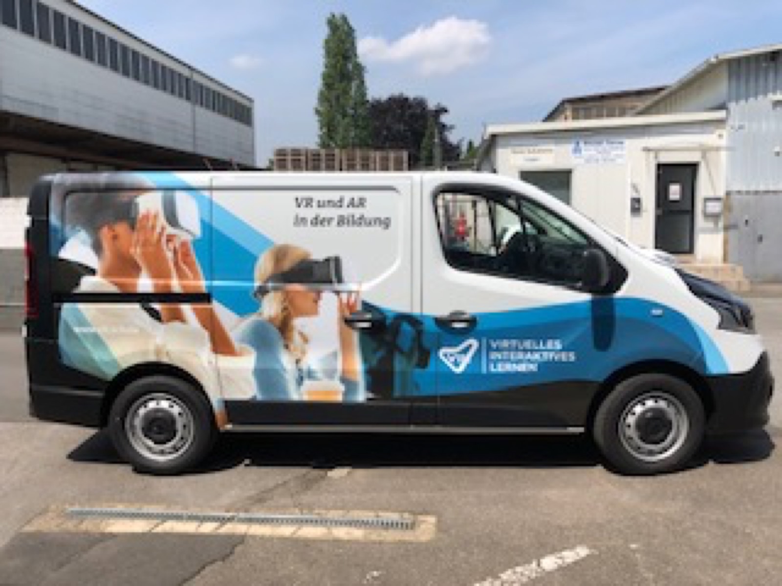 Transporter mit VR-Lernmobil-Design